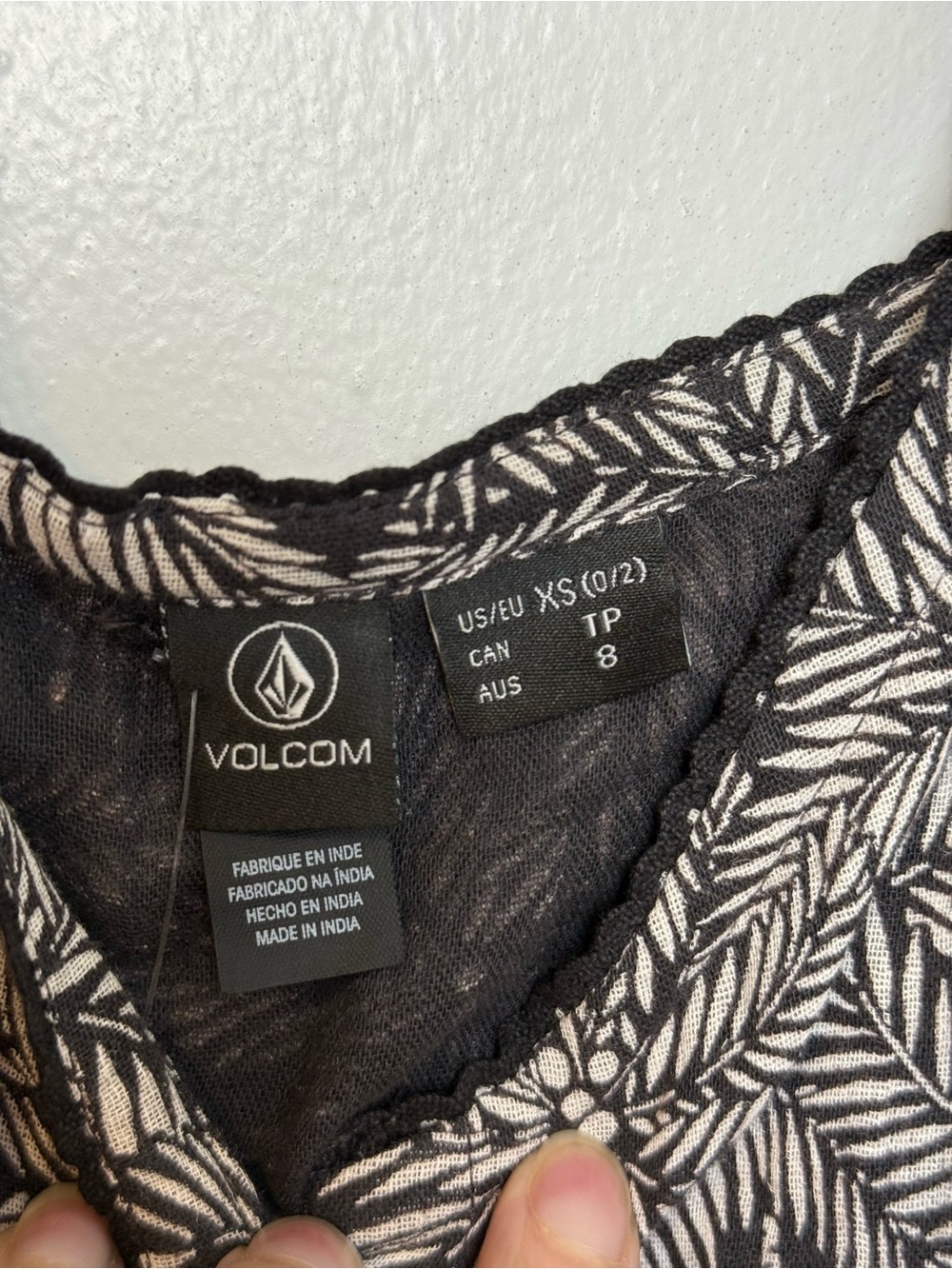 Volcom NWT Be My Frond Dress Black White Tropical Button Front Cotton Mini Xs - Picture 7 of 10